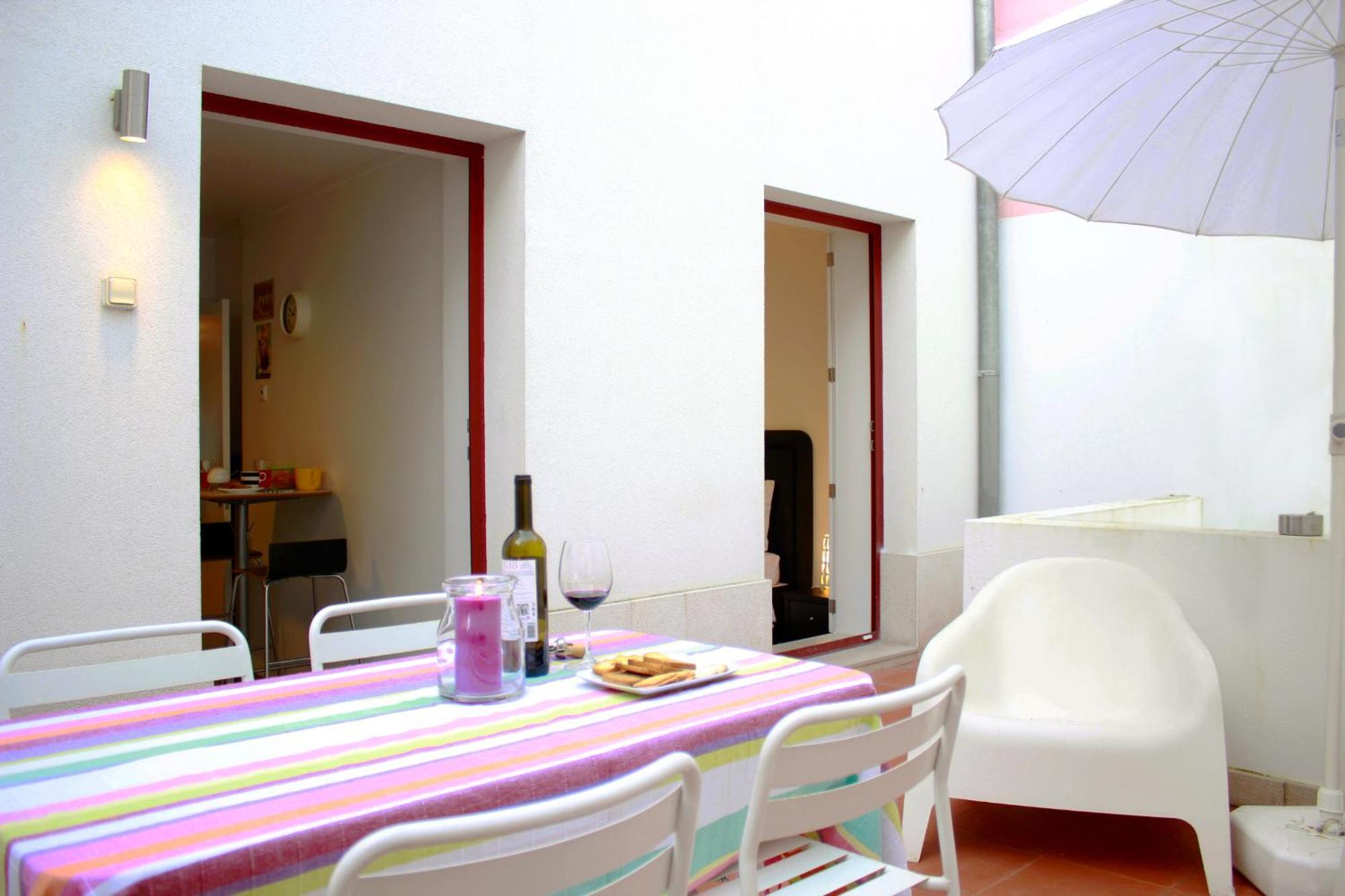 Joivy Modern 1-Bed Apt With Terrace, Moments From Sao Bento Palace Lissabon Exterior foto