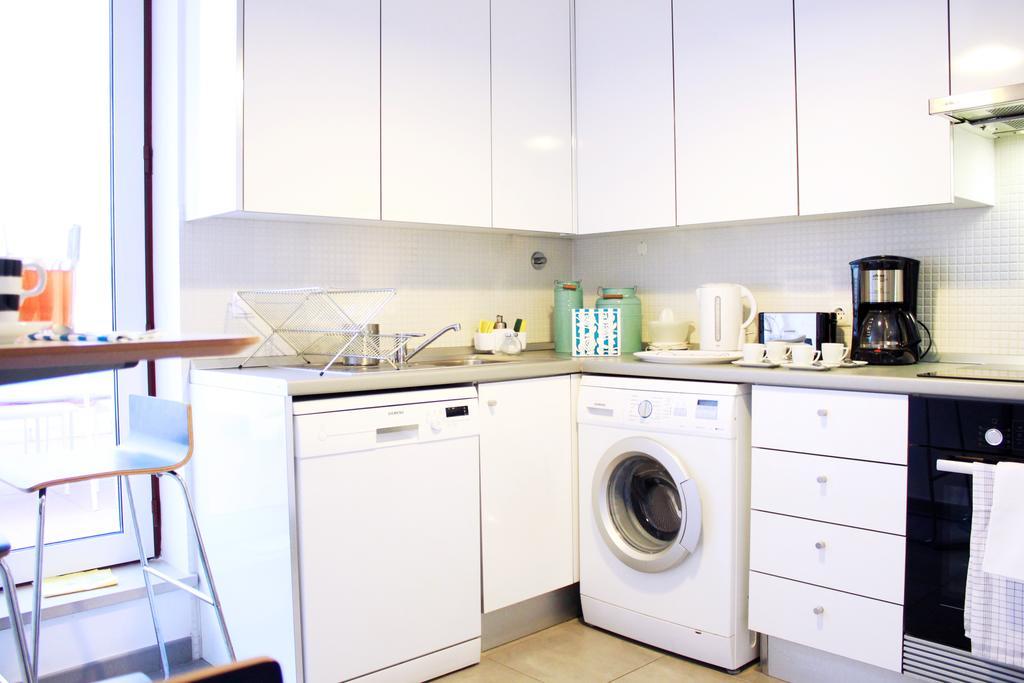 Joivy Modern 1-Bed Apt With Terrace, Moments From Sao Bento Palace Lissabon Exterior foto
